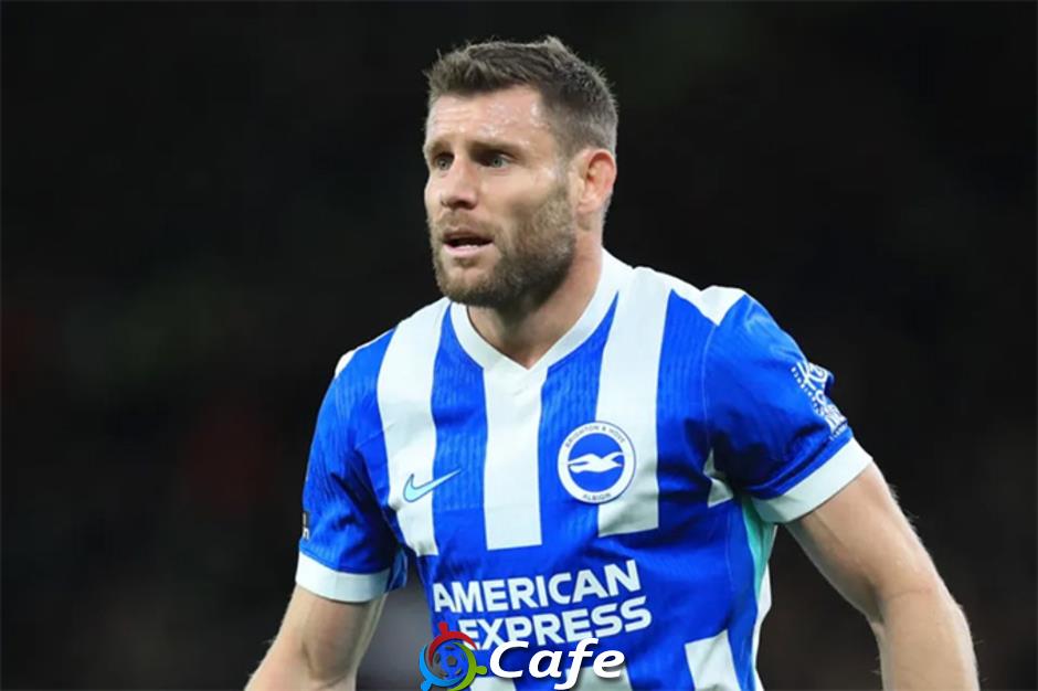 James Milner đi vào lịch sử Premier League James Milner đi vào lịch sử Premier League