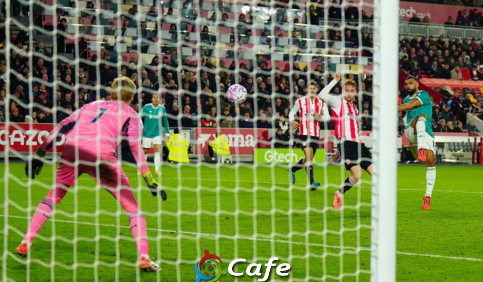 Kết quả Brentford 3-2 Liverpool: The Reds văng khỏi Top 4