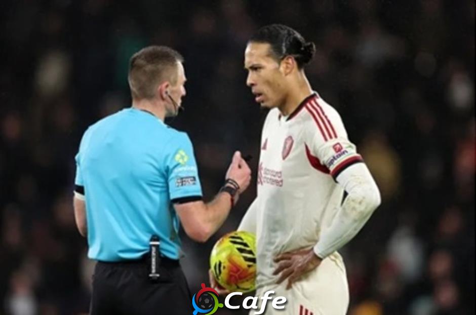 Liverpool đang dùng Virgil van Dijk ‘hàng fake’