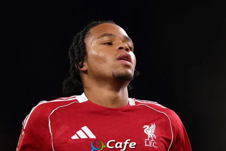 Liverpool phải trả phí đền bù cho Chelsea Liverpool phải trả phí đền bù cho Chelsea