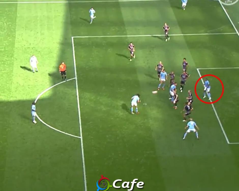 Man City hưởng lợi từ cùng một tranh cãi VAR suốt 3 mùa liên tiếp