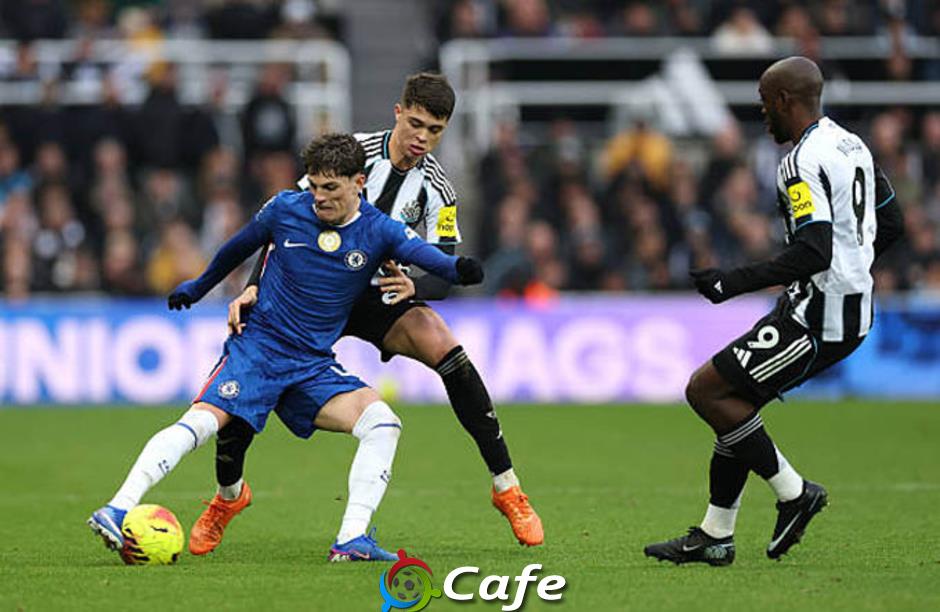 Màn trình diễn 'tàng hình' của Garnacho trước Newcastle Màn trình diễn 'tàng hình' của Garnacho trước Newcastle