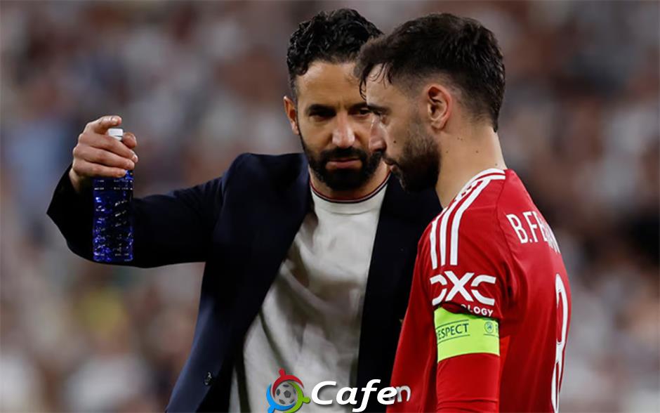 MU khó có sự phục vụ của Bruno Fernandes ở trận derby với Man City