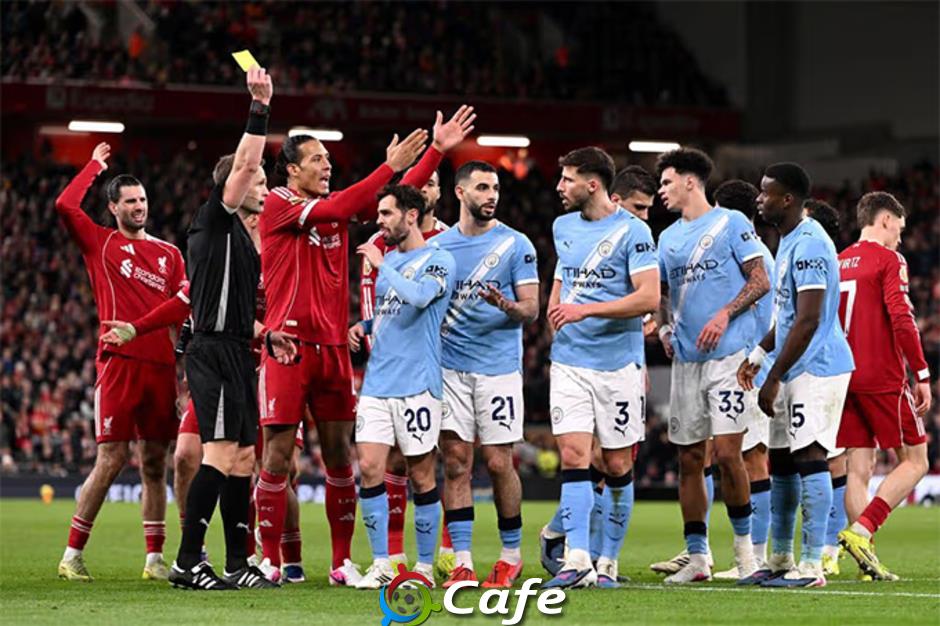 Ngoại hạng Anh giải thích về tình huống phạt đền gây tranh cãi của Guehi và Salah