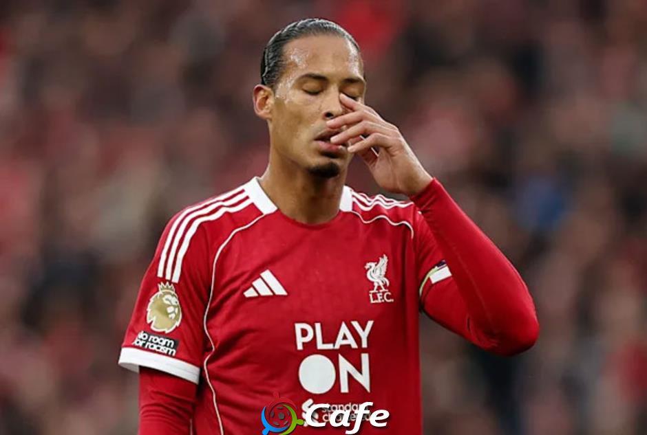 Ngoài Salah, Arne Slot cần phải 'trảm' cả Van Dijk