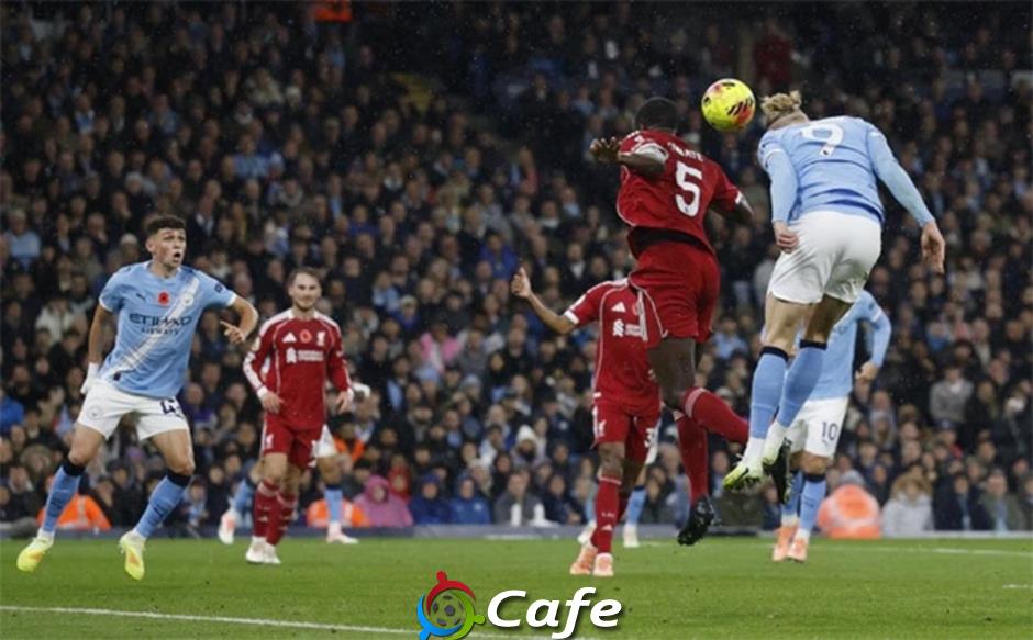 Ngôi sao Liverpool bị yêu cầu bán gấp sau trận thua Man City