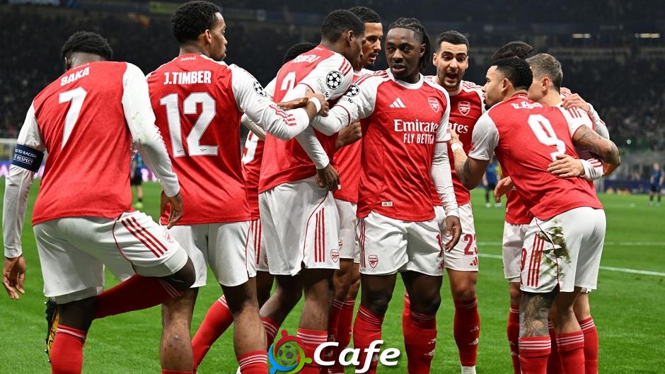 Pep Guardiola khen Arsenal hay nhất thế giới vì ý đồ gì?