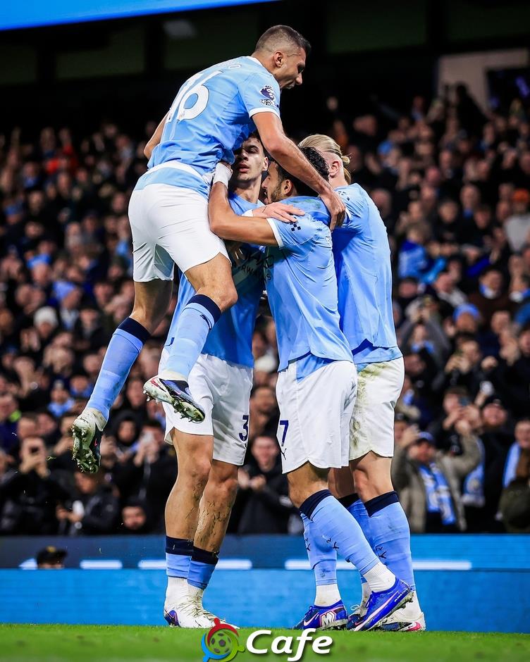 Pep Guardiola lại lừa Arsenal như trẻ con
