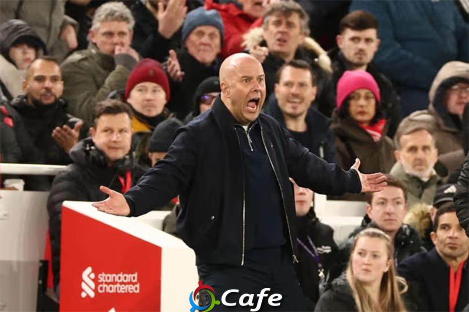 Quyết định tệ hại của Arne Slot khiến Liverpool sụp đổ trước Man City