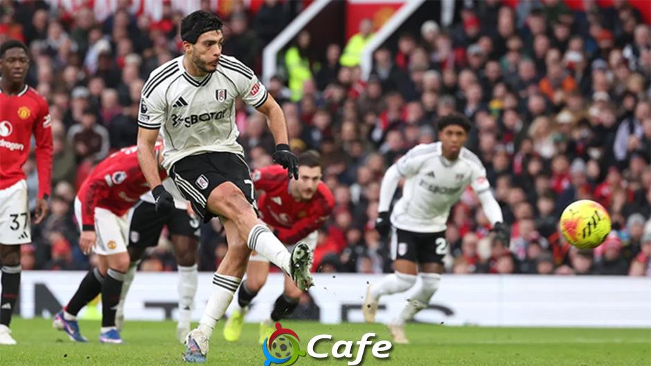 Raul Jimenez phá kỷ lục của Yaya Toure