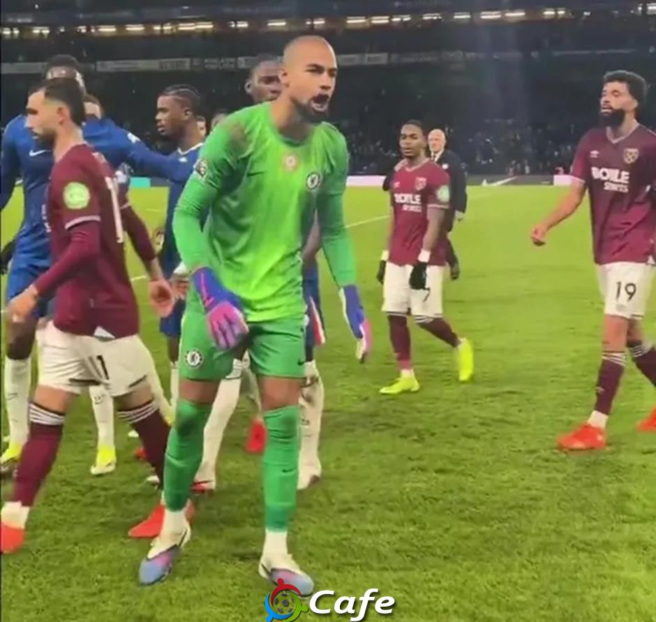 Robert Sanchez cãi tay đôi với fan Chelsea