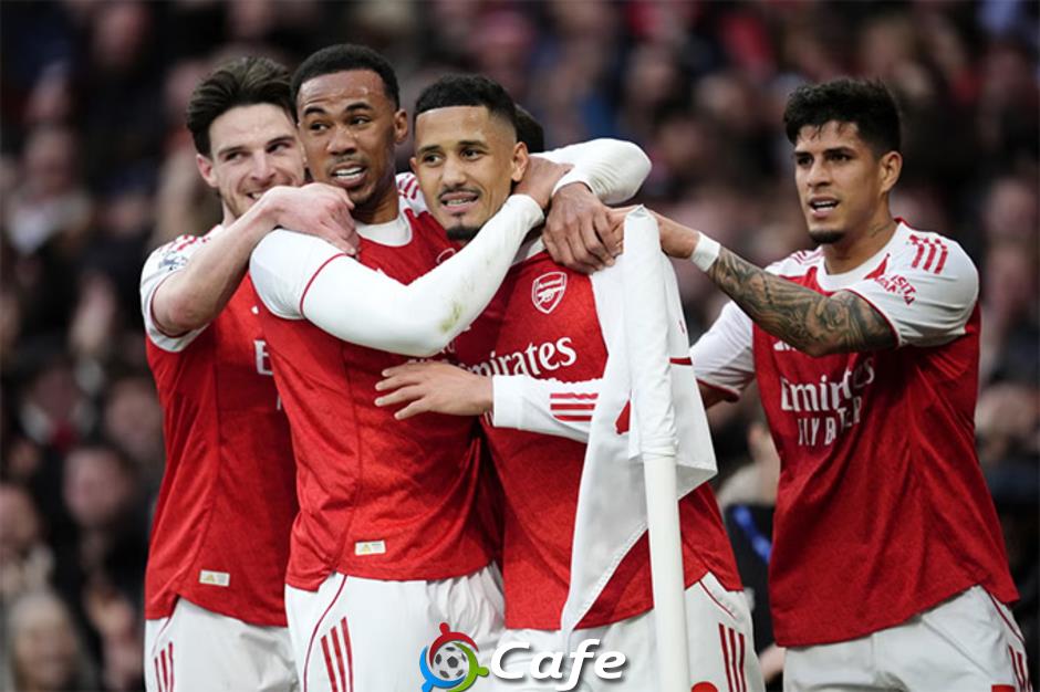 Rooney bảo vệ lối chơi xấu xí của Arsenal Rooney bảo vệ lối chơi xấu xí của Arsenal