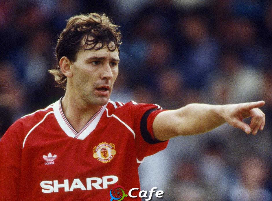 Roy Keane loại Paul Scholes và Sir Alex khỏi đội hình vĩ đại của MU