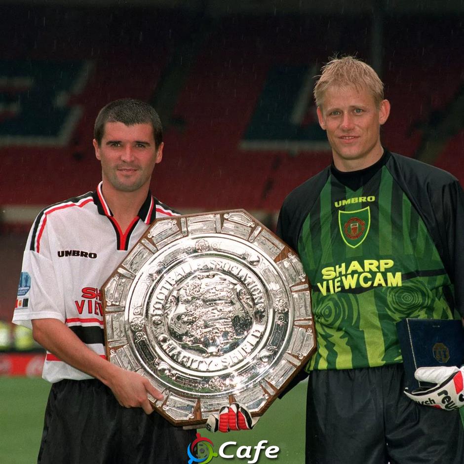 Roy Keane loại Paul Scholes và Sir Alex khỏi đội hình vĩ đại của MU