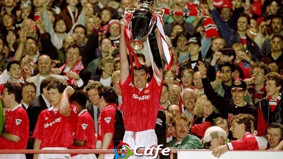 Roy Keane loại Paul Scholes và Sir Alex khỏi đội hình vĩ đại của MU