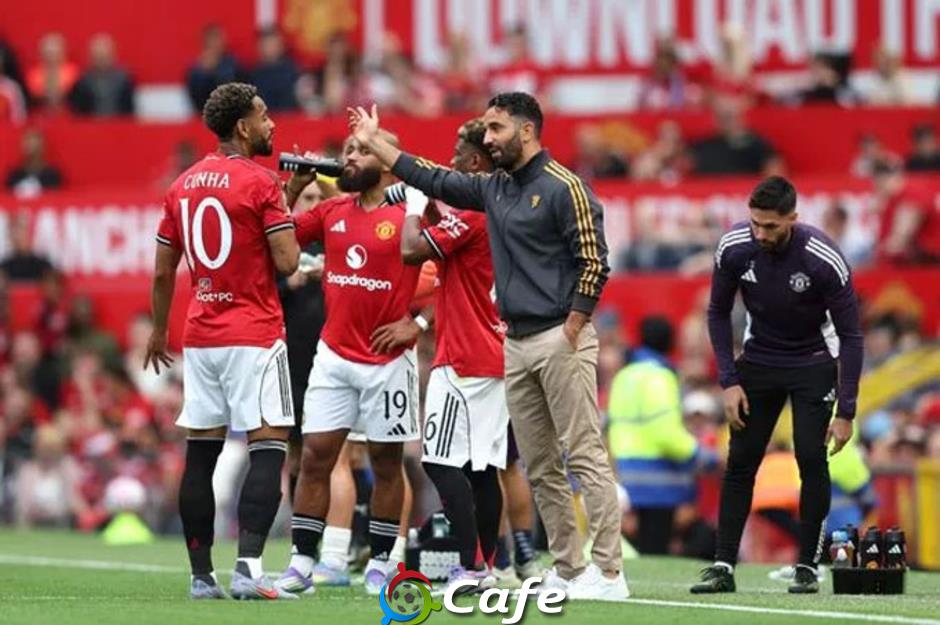 Ruben Amorim đặt ra quy tắc 'chữ ký bắt buộc' cho cầu thủ MU