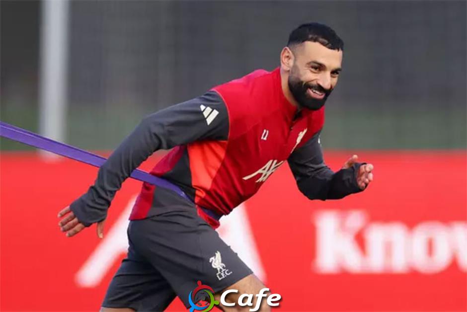 Salah bị gọi là 'kẻ thù trong phòng thay đồ' của Liverpool