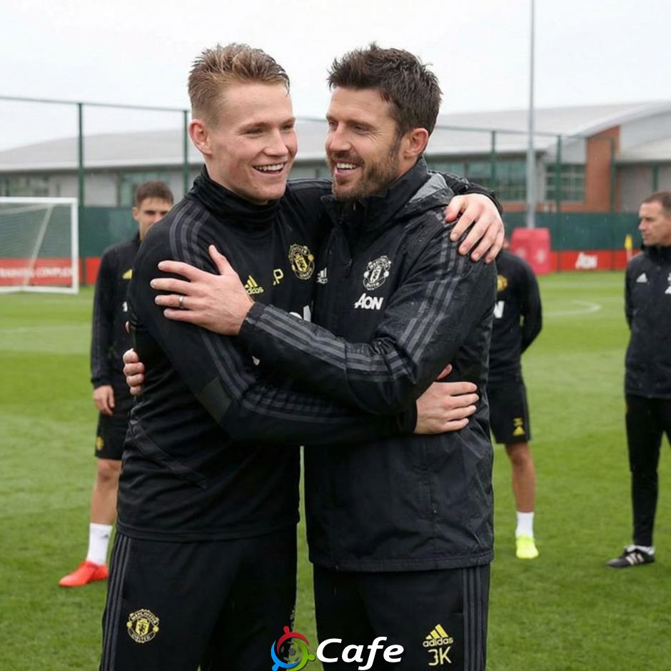 Scott McTominay quay lại MU để đá với 'thầy' Carrick?
