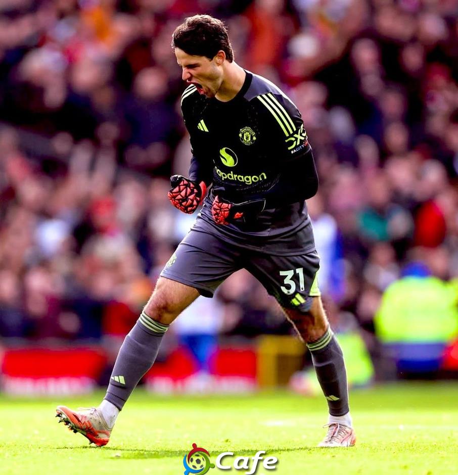 Senne Lammens phủ nhận so sánh với huyền thoại Peter Schmeichel của MU Senne Lammens phủ nhận so sánh với huyền thoại Peter Schmeichel của MU
