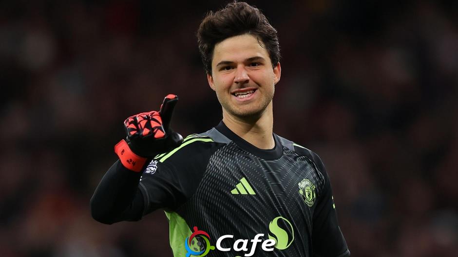 Senne Lammens phủ nhận so sánh với huyền thoại Peter Schmeichel của MU Senne Lammens phủ nhận so sánh với huyền thoại Peter Schmeichel của MU