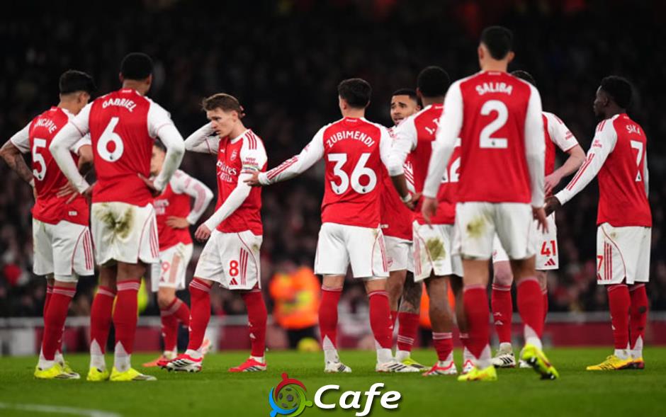 Siêu máy tính dự đoán BXH cuối mùa Premier League sau khi Arsenal thua MU