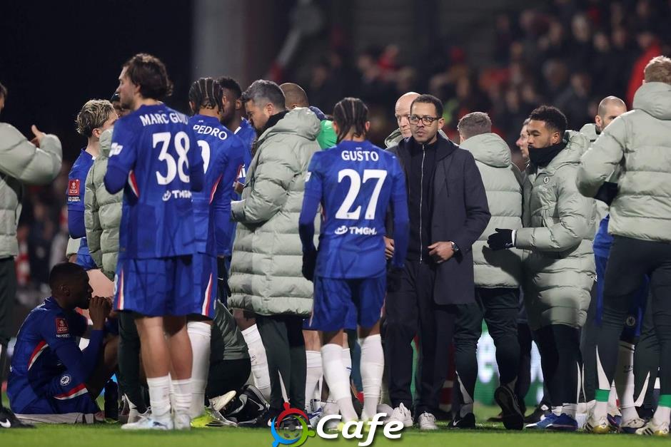 Tại sao Chelsea không thể kiểm soát trận đấu?