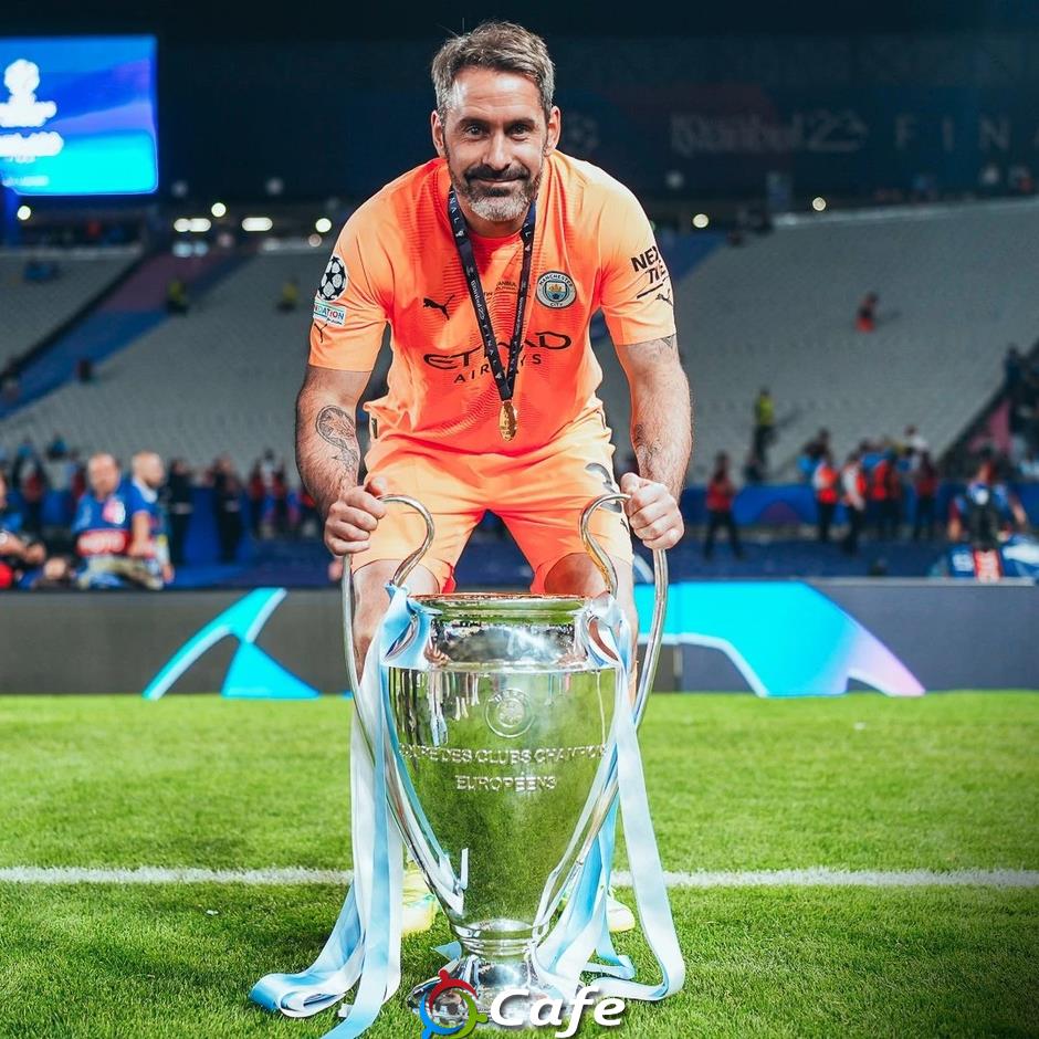 Thủ môn gây tranh cãi nhất lịch sử&nbsp;Man City giải nghệ