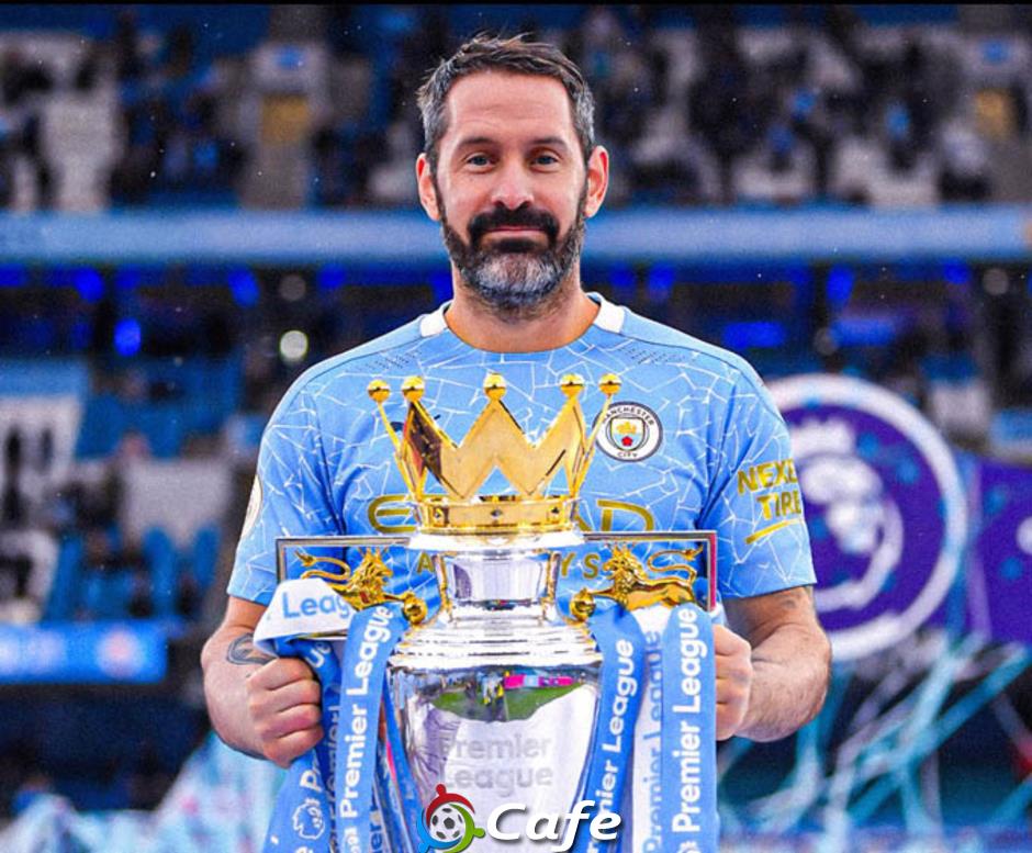 Thủ môn gây tranh cãi nhất lịch sử&nbsp;Man City giải nghệ