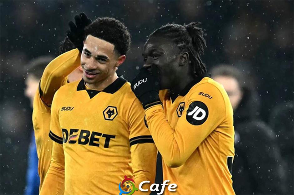 Tom Edozie, 'kẻ thủ ác' cho Arsenal là ai? Tom Edozie, 'kẻ thủ ác' cho Arsenal là ai?