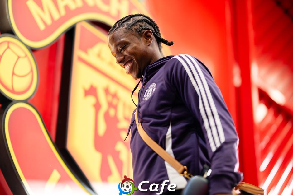Trực tiếp MU 0-0 Brighton: Sesko đang cô độc