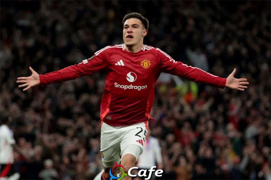 Ugarte có cơ hội đá chính ở trận gặp Liverpool
