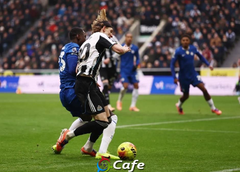 VAR gây phẫn nộ trong trận hòa của Newcastle trước Chelsea