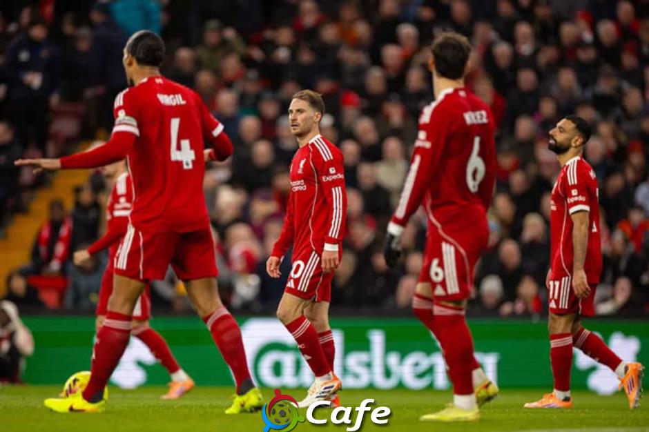 Vì sao 'nỗi ám ảnh PSG' của Arne Slot đang kìm hãm Liverpool?