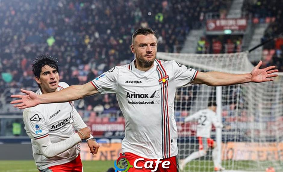 Jamie Vardy làm nên lịch sử tại Serie A