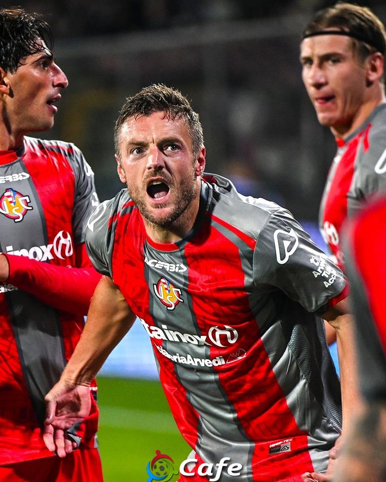 Jamie Vardy nhận mức lương khó tin ở Cremonense
