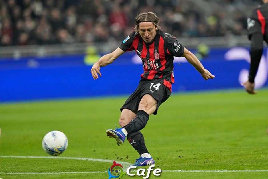 Modric cân nhắc ở lại Milan thêm 1 năm: Cám dỗ Champions League