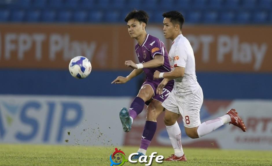 Becamex TP.HCM: Lẽ nào lại đua trụ hạng?
