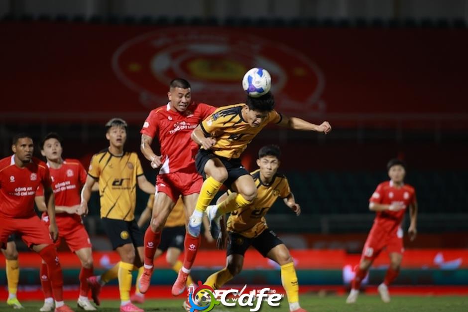 Cuộc đua trụ hạng V.League liệu có bất ngờ?