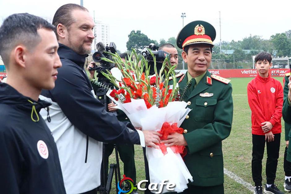 Đại tướng Phan Văn Giang gặp mặt, động viên CLB Thể Công Viettel Đại tướng Phan Văn Giang gặp mặt, động viên CLB Thể Công Viettel