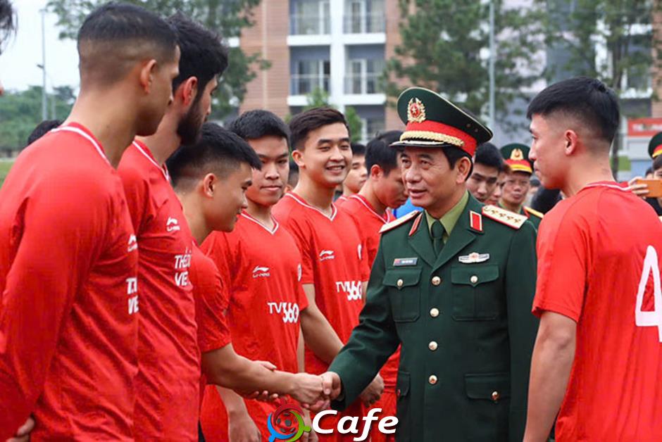 Đại tướng Phan Văn Giang gặp mặt, động viên CLB Thể Công Viettel Đại tướng Phan Văn Giang gặp mặt, động viên CLB Thể Công Viettel