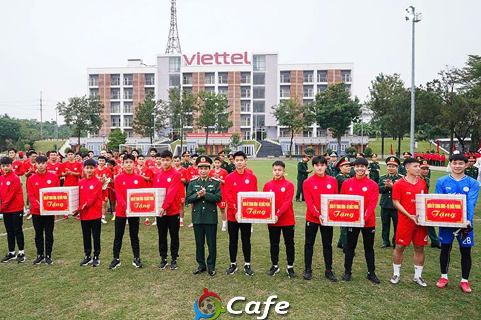 Đại tướng Phan Văn Giang gặp mặt, động viên CLB Thể Công Viettel Đại tướng Phan Văn Giang gặp mặt, động viên CLB Thể Công Viettel