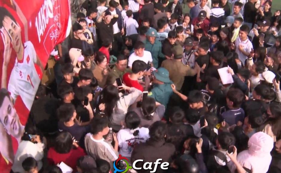 Đình Bắc ủng hộ 60 triệu đồng và ghi 4 bàn tại giải thiện nguyện