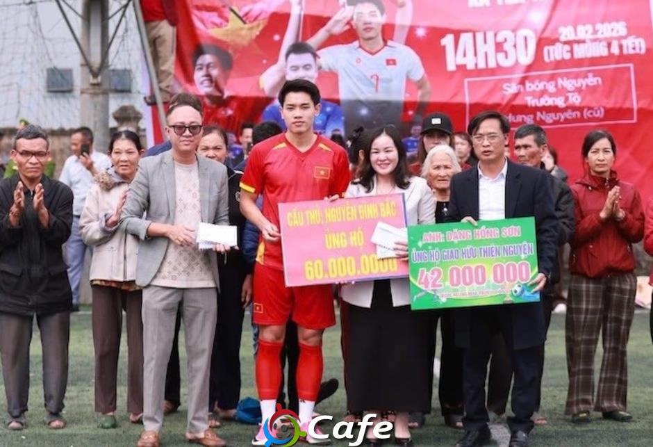 Đình Bắc ủng hộ 60 triệu đồng và ghi 4 bàn tại giải thiện nguyện
