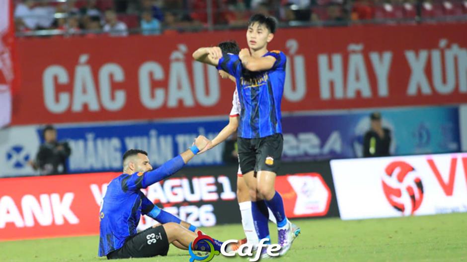 Gia Bảo của bầu Đức, hay câu chuyện ‘Hạc vừa bay vừa hoảng hốt’