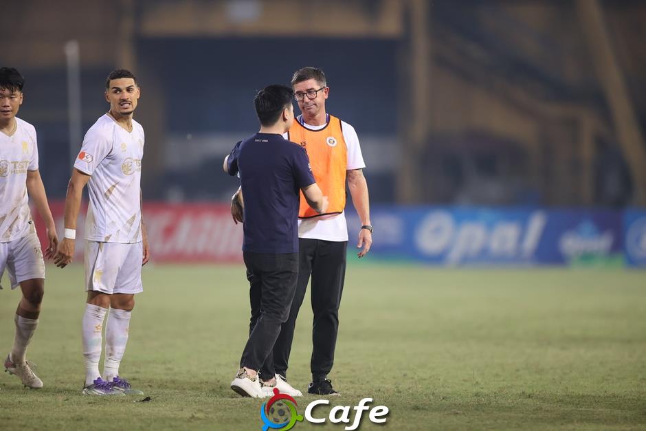 HLV Harry Kewell tiếc vì Hà Nội 'thua trên thế thắng' trước Ninh Bình HLV Harry Kewell tiếc vì Hà Nội 'thua trên thế thắng' trước Ninh Bình