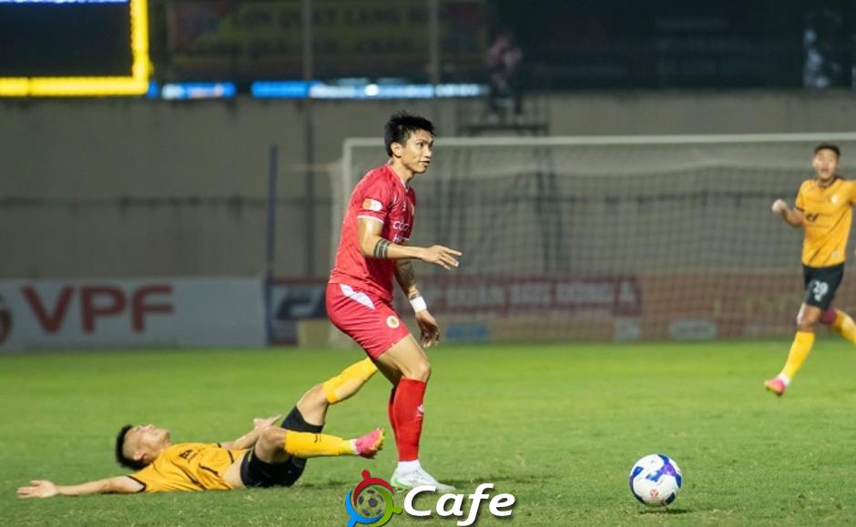 Kết quả Thanh Hóa 1-3 CAHN: Văn Hậu ghi siêu phẩm