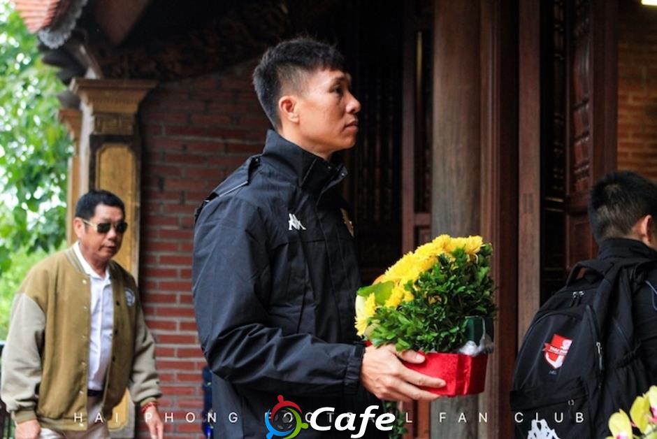 Thầy trò HLV Chu Đình Nghiêm tham quan di tích, ôn sử hào hùng!