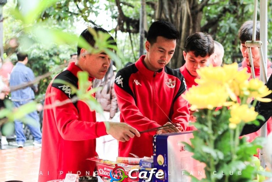 Thầy trò HLV Chu Đình Nghiêm tham quan di tích, ôn sử hào hùng!