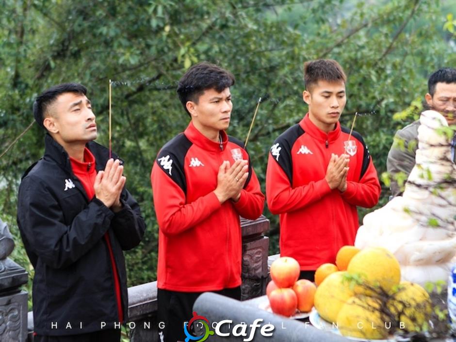 Thầy trò HLV Chu Đình Nghiêm tham quan di tích, ôn sử hào hùng!