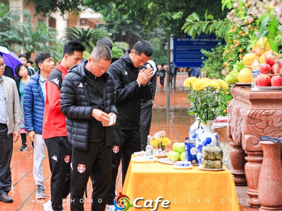 Thầy trò HLV Chu Đình Nghiêm tham quan di tích, ôn sử hào hùng!